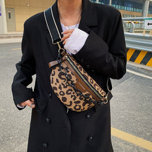 Women Bag Casual Vacation  Crossbody Chest Bags Leopards Pattern Zipper Waist Bags Brand Half Moon Luxury Women Fanny Pack