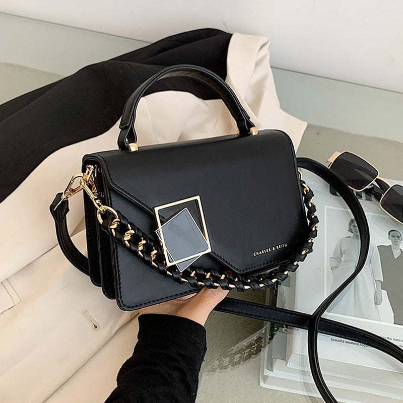 Designer Handbag Luxury Shoulder Bag Brand Female Designer Bag Fashion  Crossbody Bag Chain Bag Clamshell Design Purse Metal Locking Buckle From  Honey_bag, $159.49